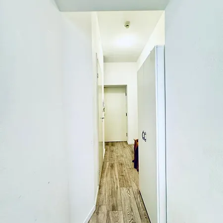 Cozy Studio Apt, 15-Min Drive To Schoenbrunn Vienna Exterior photo