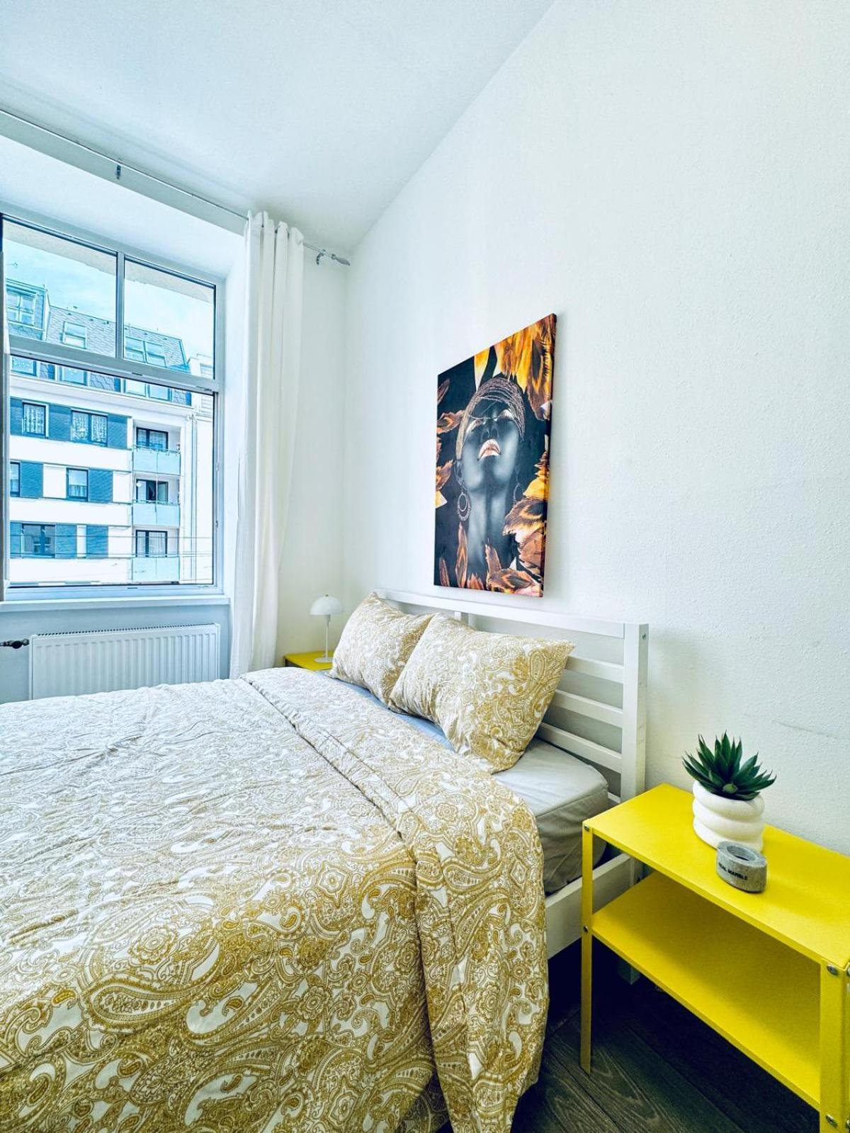 Appartamento Cozy Apt, 15-min Drive To Schoenbrunn *