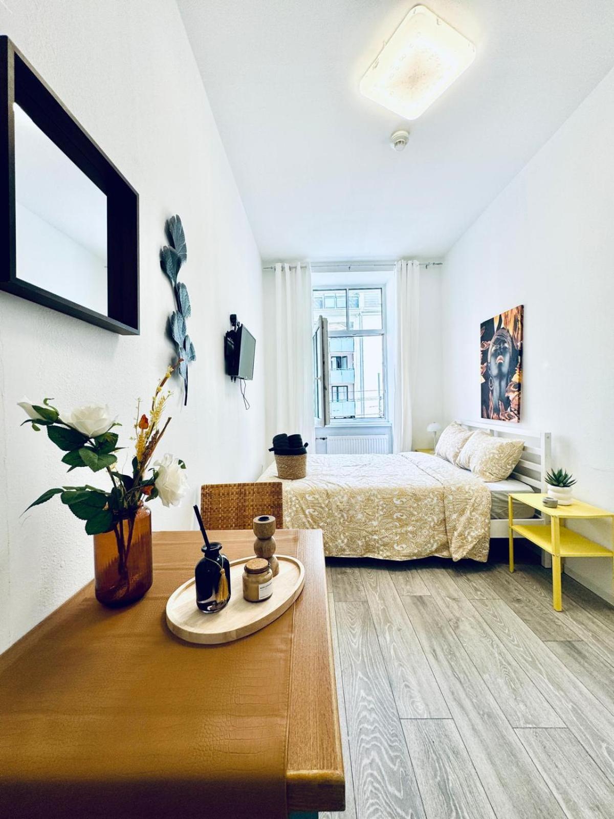 Cozy Apt, 15-min Drive To Schoenbrunn Appartamento *